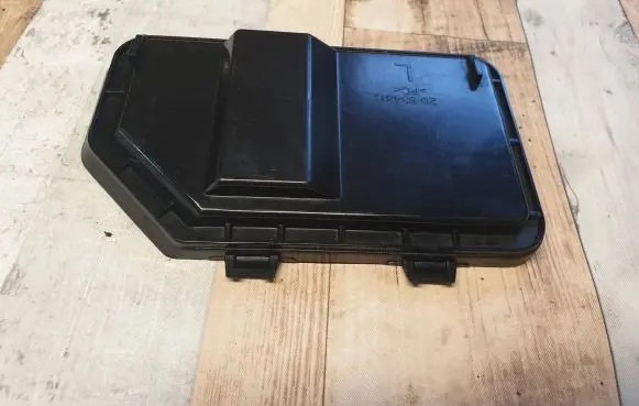 Headlight/headlamp dust cover