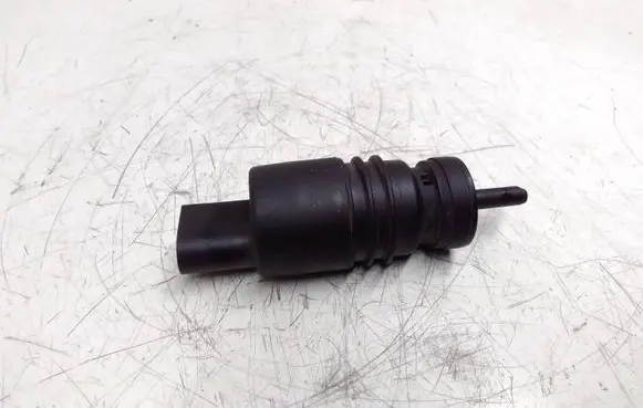 Mercedes-Benz CLS C219 Windscreen/windshield washer pump
