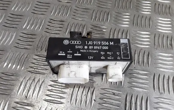 Skoda Fabia Mk2 (5J) Coolant fan relay 1J0919506M 898967000