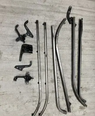 Mercedes-Benz Vito Viano W639 Roller guide/hinge set A6397602447 A6397601347 A6397602547