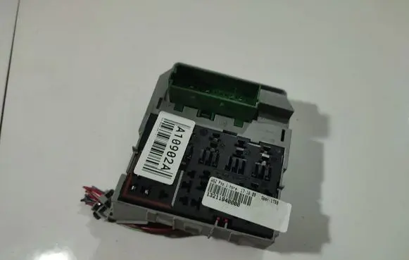 Opel Meriva A Fuse box set 13211940000