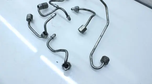 BMW 3 E90 E91 Fuel injector supply line/pipe 