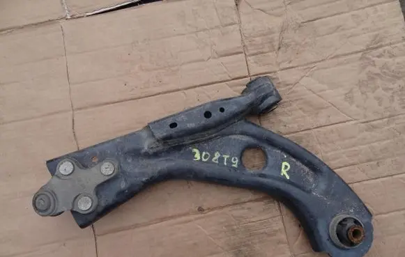 Peugeot 308 Front control arm