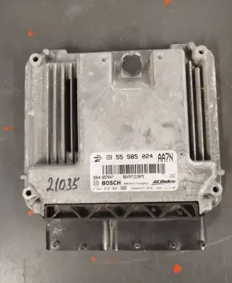 Opel Astra J Engine control unit/module 55585024 0281018769