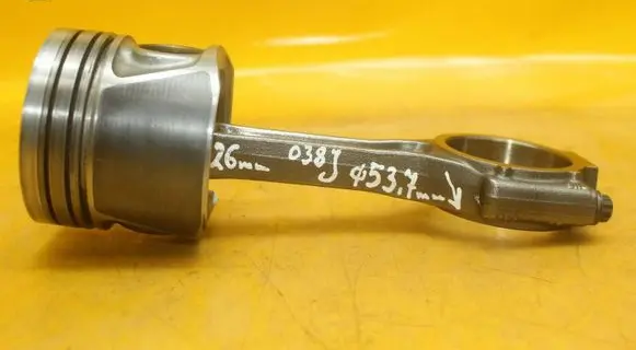 Volkswagen PASSAT B6 Piston 7901J 038J