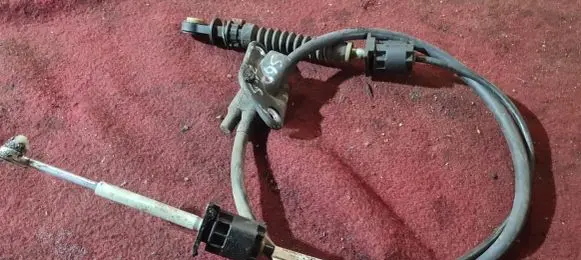 Volvo XC70 Gear shift cable linkage 8675068