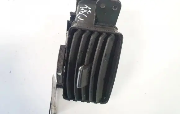 Toyota Corolla Verso AR10 Dash center air vent grill 5565064010 55650-64010