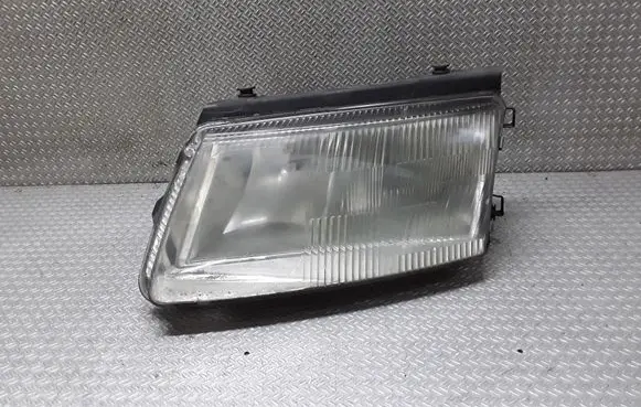 Volkswagen PASSAT B5 Headlight/headlamp 14742500