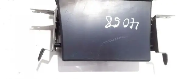 Opel Monterey Glove box