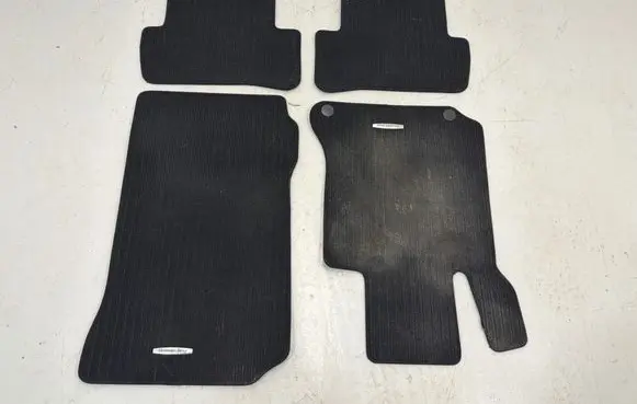 Mercedes-Benz C W204 Car floor mat set A2076840803 A2076801548 A2046840703