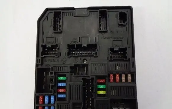 Renault Kadjar Fuse module 284B69501R