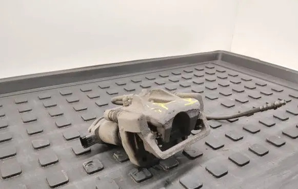 Land Rover Evoque I Rear brake caliper