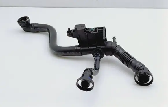 Volkswagen Golf V Vacuum line/pipe/hose 03C103175K