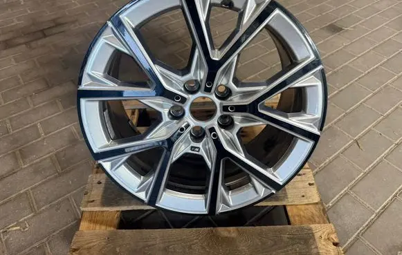 BMW 1 F40 R18 alloy rim 8092355