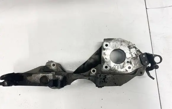 Skoda Superb B6 (3T) Engine mounting bracket 03l903143d