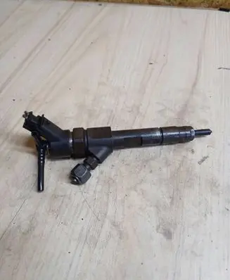 Renault Megane II Fuel injector 044511011B