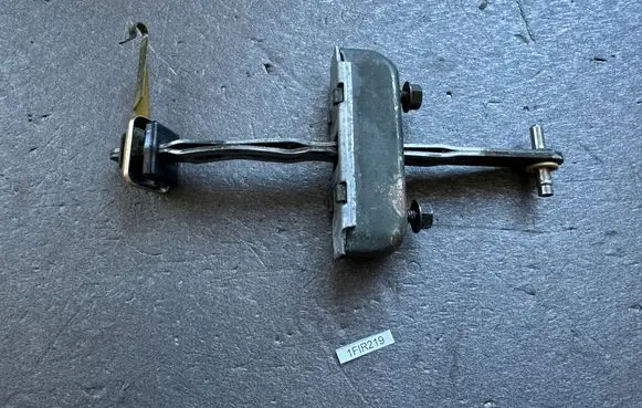 Nissan Patrol Y60 Loading door check strap stopper 9047006J00