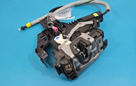 Mercedes-Benz E W213 Front door lock A2220063999 IMPRK1560623