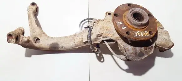 Audi A4 S4 B5 8D Front wheel hub 8d0407257p