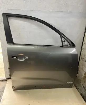 KIA Sorento Front door