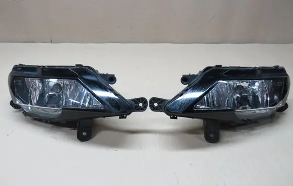 Opel Insignia B Front fog light 13460223 662588537