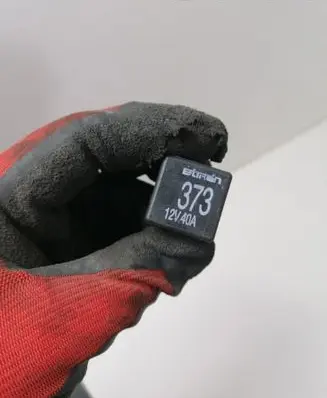 Volkswagen PASSAT B5.5 Other relay 8D0951253A