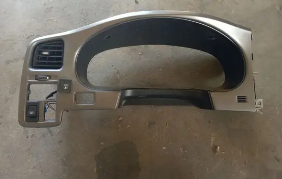 Nissan Primera Dashboard trim 682409F600
