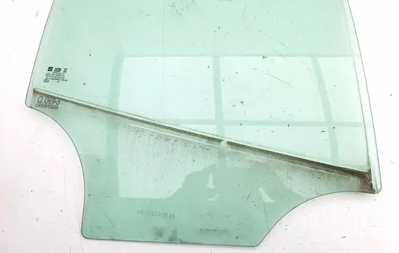 Opel Mokka X Rear door window glass