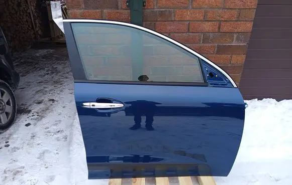 KIA Niro Front door 