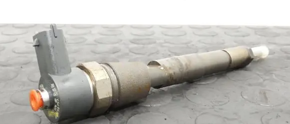 Fuel injector