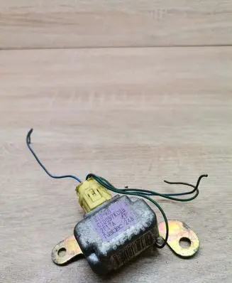 Mazda Premacy Airbag deployment crash/impact sensor C10057KC0B 2F17A