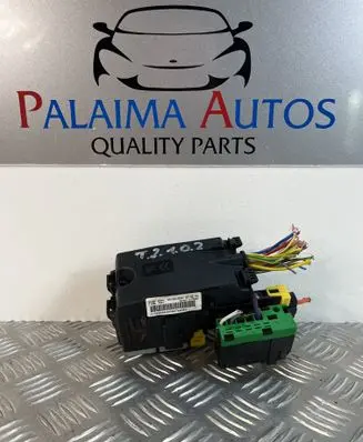 Citroen SpaceTourer XL Fuse module 9806192580
