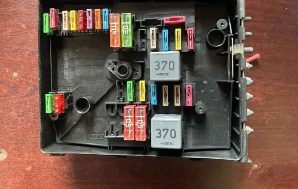 Seat Leon (1P) Fuse module 1K0937125A