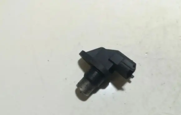 Volvo V70 Camshaft position sensor 0232103033 8631533