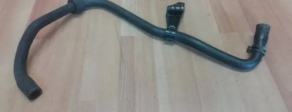 Engine coolant pipe/hose