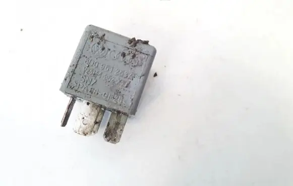 Volkswagen PASSAT B5.5 Other relay 8d0951253a