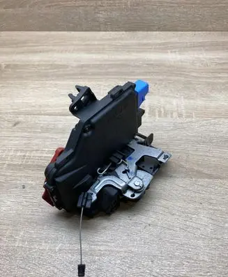 Volkswagen Golf Plus Front door lock 3D1837016AC