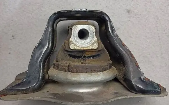 Renault Megane II Engine mount vacuum valve 