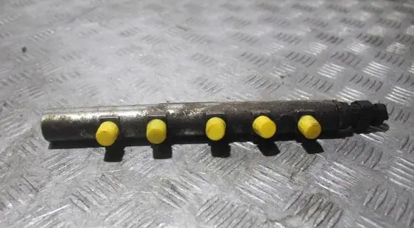 Opel Astra H Fuel main line pipe 0445214015