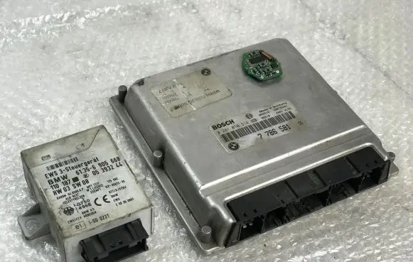 BMW 5 E39 Engine control unit/module 7786581 0281010314 6905668