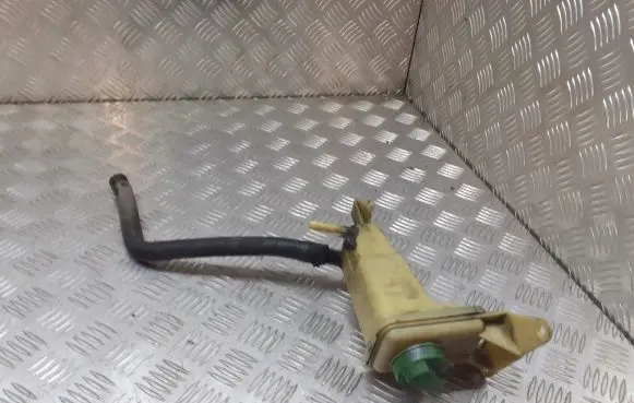 Volkswagen PASSAT B5 Power steering fluid tank/reservoir 8D0422373C