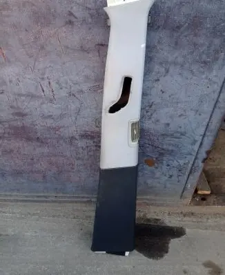 Volvo XC90 (B) pillar trim (top)
