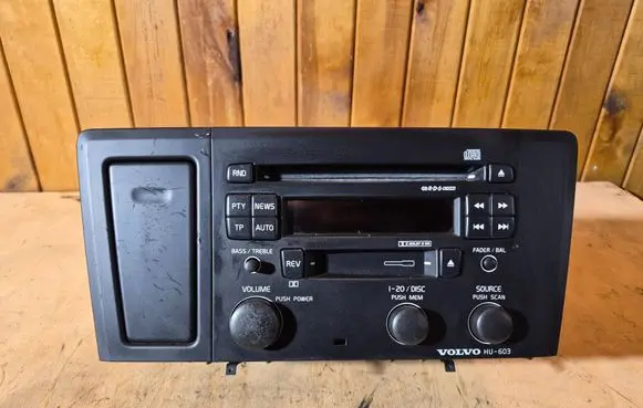 Volvo S60 Radio/CD/DVD/GPS head unit 306576371