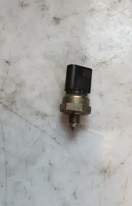 Audi Q7 4M Fuel pressure sensor 059906054
