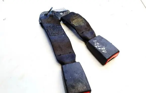 Fiat Croma Middle seatbelt buckle (rear) 33044910 c383