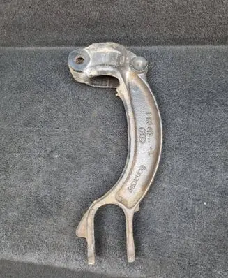 Audi A6 Allroad C7 Lower shock absorber bracket 8K0413L 8K0413037L