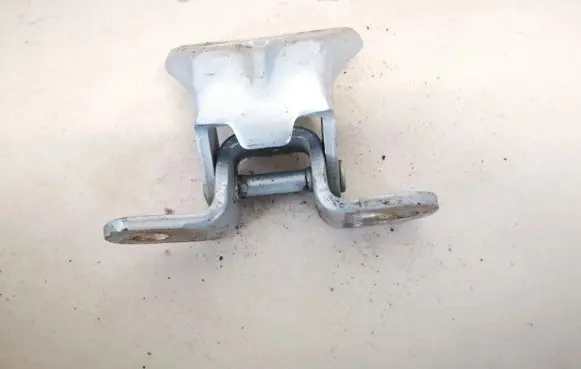 Hyundai Getz Rear door lower hinge