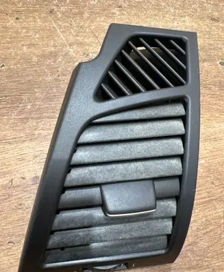 BMW 1 E81 E87 Dashboard side air vent grill/cover trim 7059187 P0101171