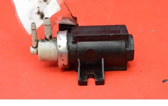 Opel Astra H Vacuum valve 8972191550