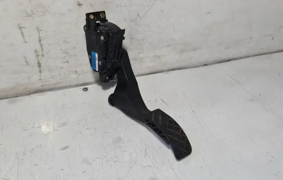 Audi A2 Accelerator throttle pedal 8Z1723523B